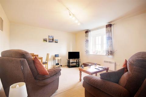 2 bedroom flat for sale, Stants View, HERTFORD