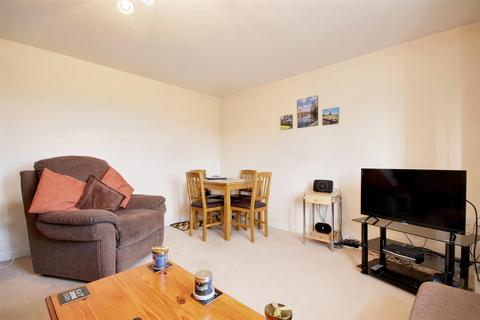 2 bedroom flat for sale, Stants View, HERTFORD