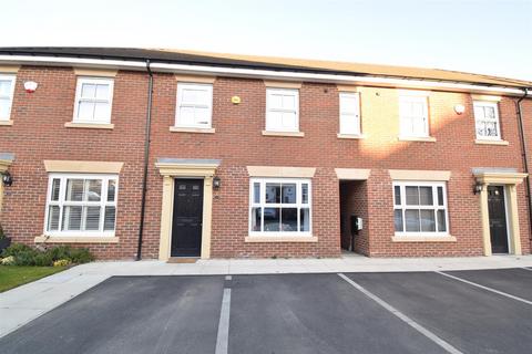 4 bedroom townhouse to rent, Butler Way, Wakefield WF1