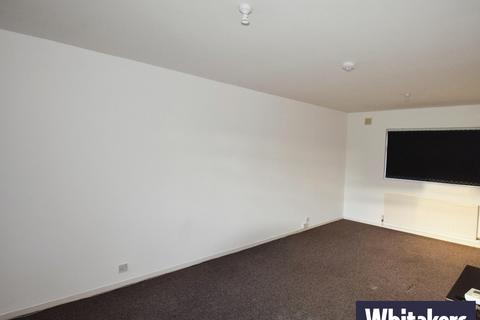 3 bedroom end of terrace house to rent, Sutton Gardens, Hull