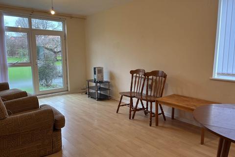 2 bedroom flat to rent, Gwynant Place, Withington