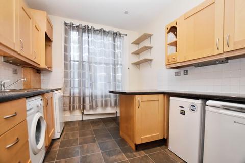 1 bedroom flat to rent, South Vale London SE19