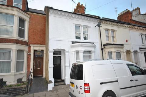 3 bedroom terraced house for sale, Colwyn Road, The Mounts, Northampton