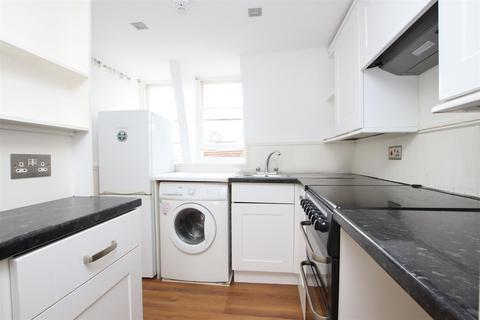 2 bedroom flat to rent, 7 Fountain Buildings, Bath BA1