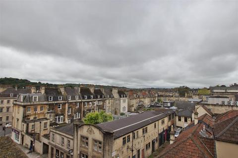 2 bedroom flat to rent, 7 Fountain Buildings, Bath BA1