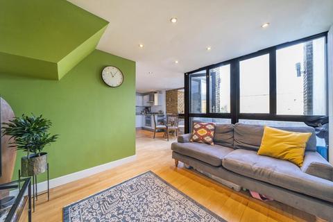 2 bedroom flat for sale, Kings Avenue, Clapham