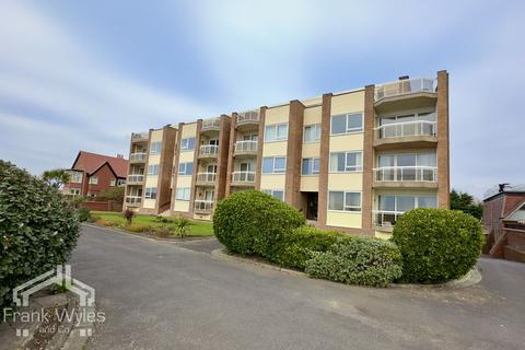 2 bedroom flat for sale, Barton Mansions,  North Promenade, Lytham St Annes, FY8 2NH