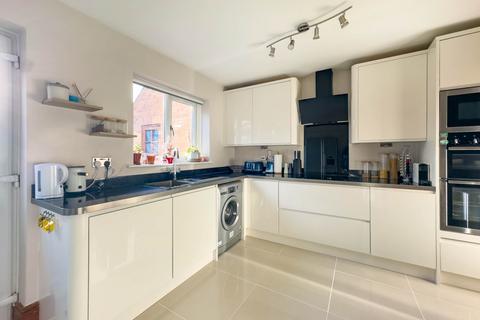 11 Bramble Walk, Birstall, Batley, WF17 0DJ