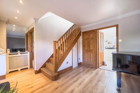 11 Bramble Walk, Birstall, Batley, WF17 0DJ