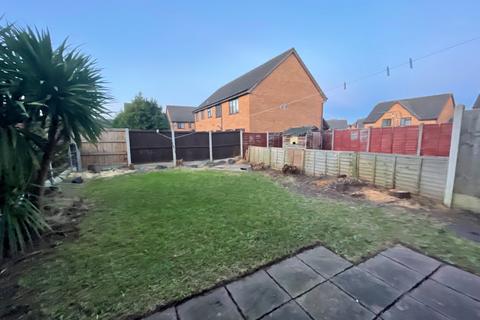 2 bedroom end of terrace house to rent, Patricia Drive, Tipton, West Midlands, DY4