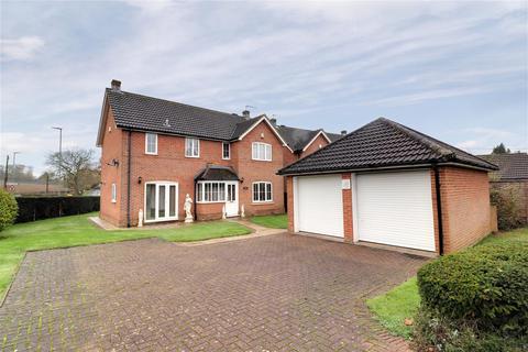 4 bedroom detached house for sale, Dursley Road, Woodfield, Cam