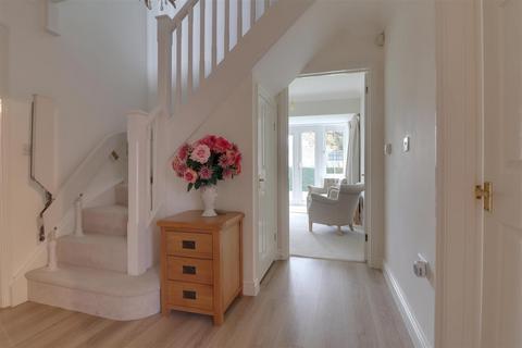 4 bedroom detached house for sale, Dursley Road, Woodfield, Cam