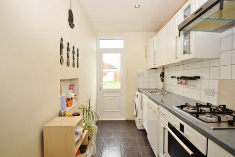 4 bedroom terraced house for sale, Malvern Avenue, Rayners Lane