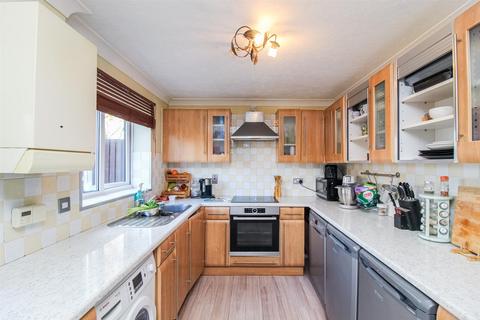 3 bedroom semi-detached house for sale, Shaw Rise, Normanton WF6