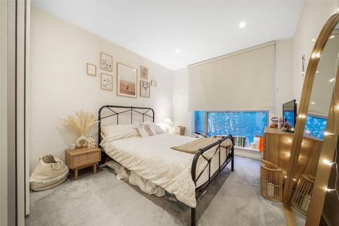 2 bedroom apartment for sale, Copley Close, London, W7