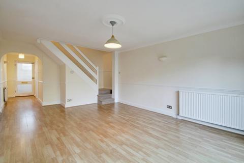 3 bedroom terraced house to rent, Brands Road, Slough SL3