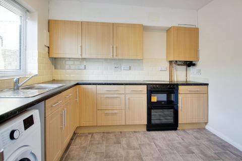 3 bedroom terraced house to rent, Brands Road, Slough SL3