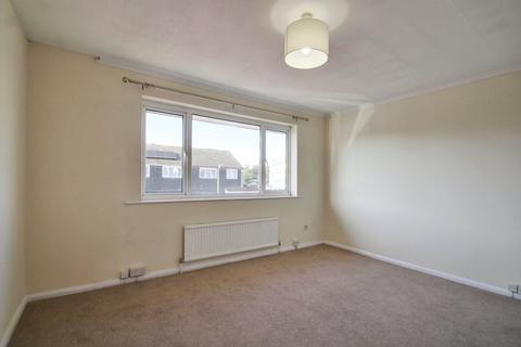 3 bedroom terraced house to rent, Brands Road, Slough SL3