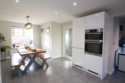 26 Herringbone Way, Kingswinford, DY6 7NF