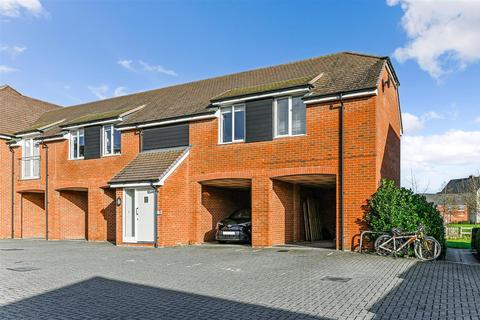 1 bedroom coach house for sale, Hadleigh Close, Andover, SP11 6WQ