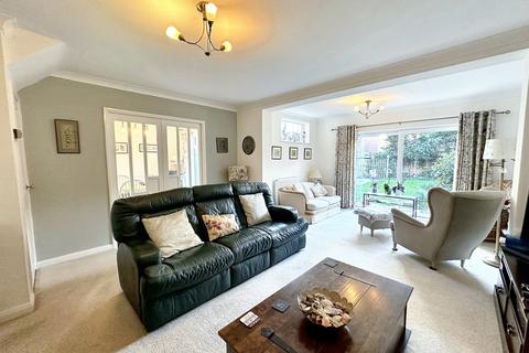 21 Beech Drive, Rugby, CV22 7LT