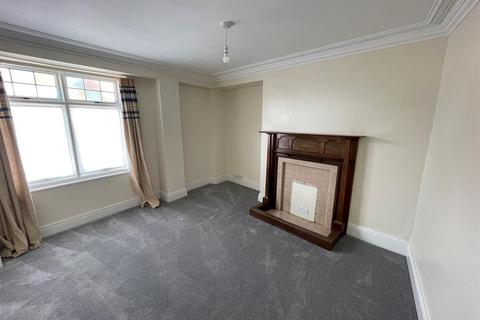 4 bedroom terraced house to rent, 4 Market Place, Kirkbymoorside, York