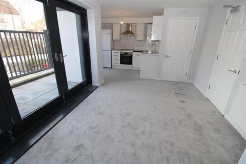 2 bedroom flat to rent, Station Square, Petts Wood, Orpington