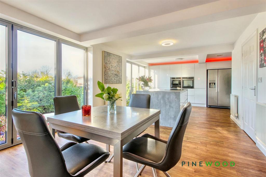 Kitchen diner