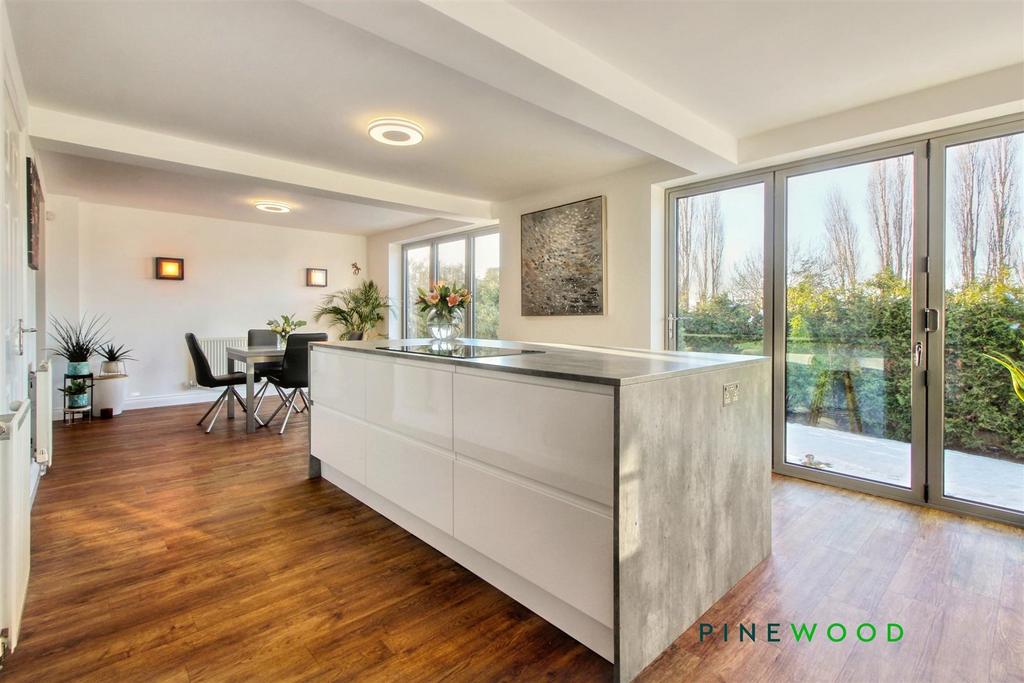Kitchen diner