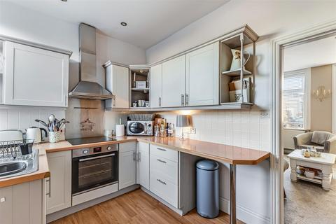 2 bedroom terraced house for sale, North Parade, Ilkley LS29