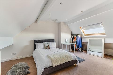 31 North Parade, Ilkley, LS29 8JN