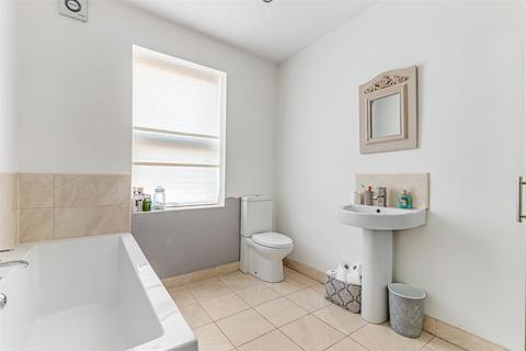 31 North Parade, Ilkley, LS29 8JN