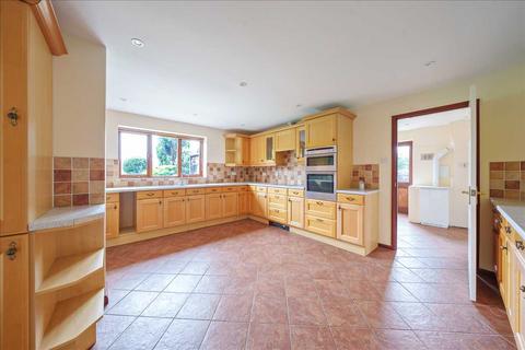 5 bedroom detached house to rent, Northbourne House, Clanville