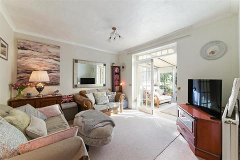 25 Beech Way, Epsom, KT17 4NG