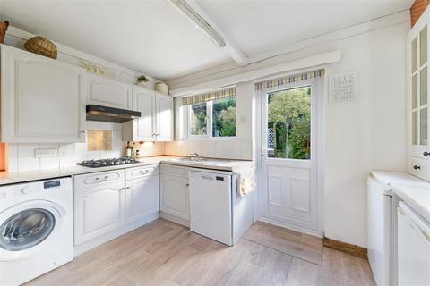 25 Beech Way, Epsom, KT17 4NG