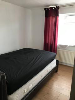 2 bedroom terraced house to rent, Feltham TW14