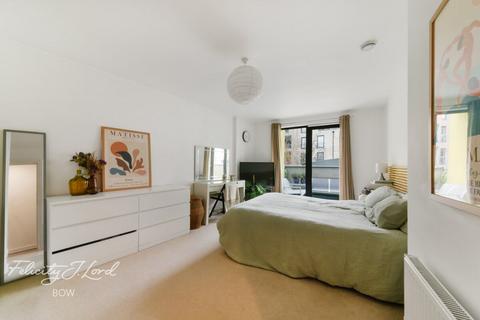 3 bedroom apartment for sale, Bow Common Lane, LONDON