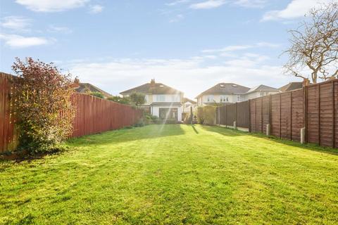 3 bedroom semi-detached house for sale, Elizabeth Avenue, Christchurch BH23