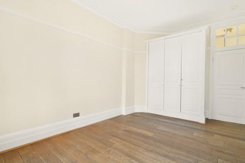 3 bedroom apartment to rent, St. Johns Wood Road, London, NW8