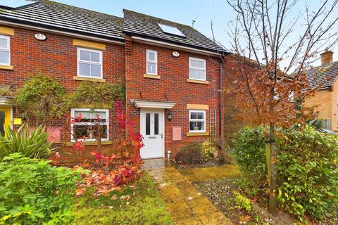 2 bedroom semi-detached house for sale, Kiln Avenue, Chinnor