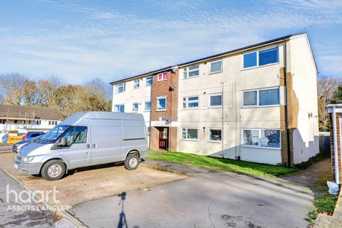 3 bedroom flat for sale, Yeomans Ride, Hemel Hempstead