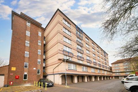 3 bedroom flat for sale, 338 Melbourne Court, Holdbrook South, Waltham Cross, Hertfordshire, EN8 7SP