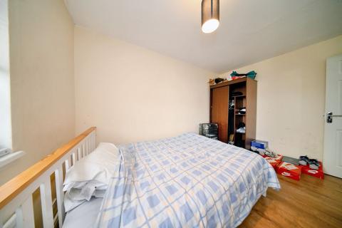 3 bedroom flat for sale, 338 Melbourne Court, Holdbrook South, Waltham Cross, Hertfordshire, EN8 7SP