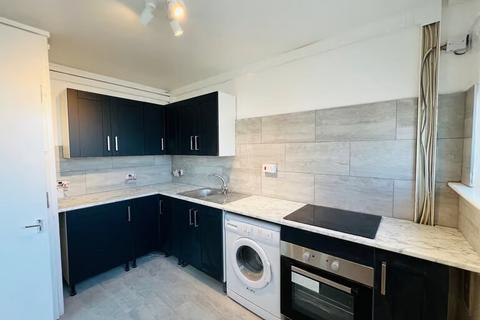 2 bedroom apartment to rent, Elliston House, Wellington Street, London, SE18