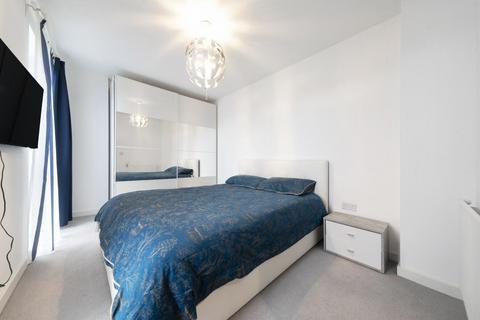 2 bedroom flat to rent, Brannigan Way, Edgware HA8