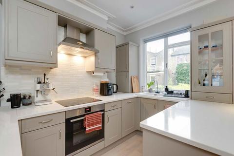 1 bedroom flat to rent, Coningham Road, London W12