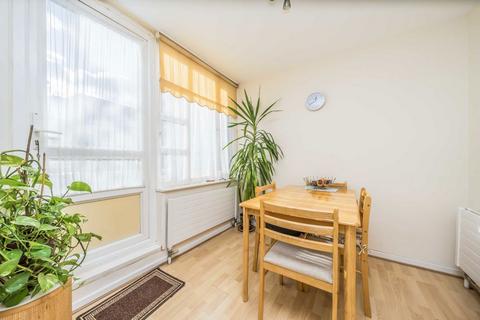 2 bedroom flat for sale, Sycamore Walk, London W10