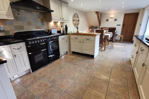 Woodside, 24 Newgate, Kirby Cane, Bungay, NR35 2PP