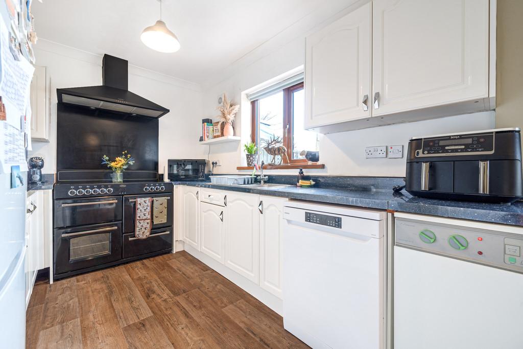 Kitchen/ Dining Room