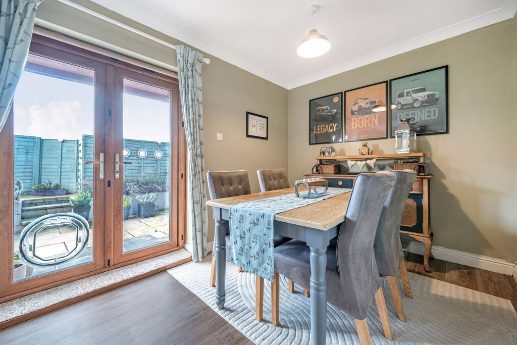 Kitchen/ Dining Room